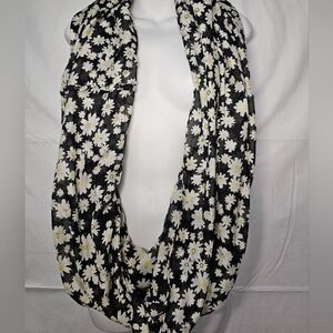 German Daisy Shawl Wrap Scarf